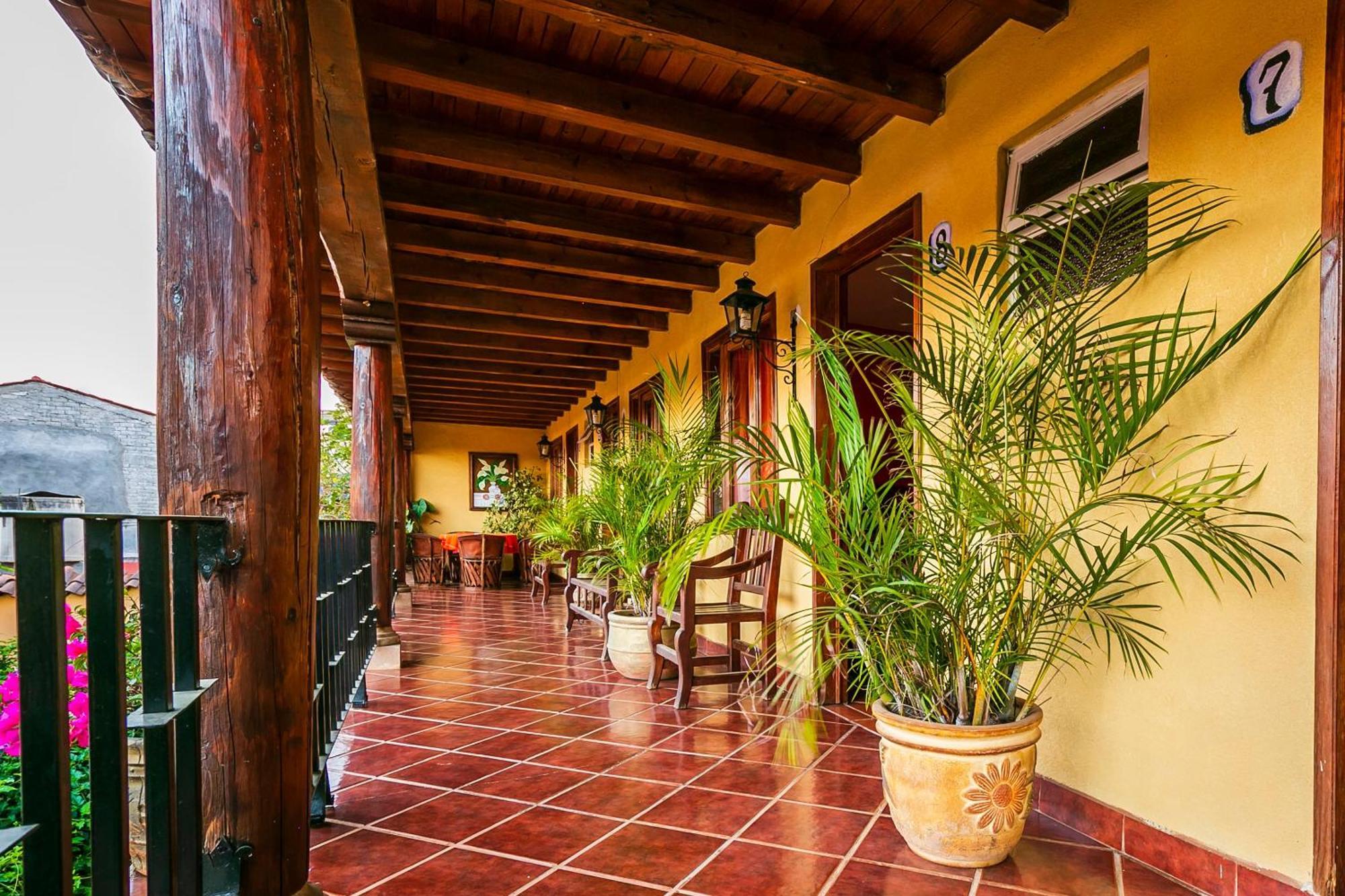 Hotel Oyo De Angeles,