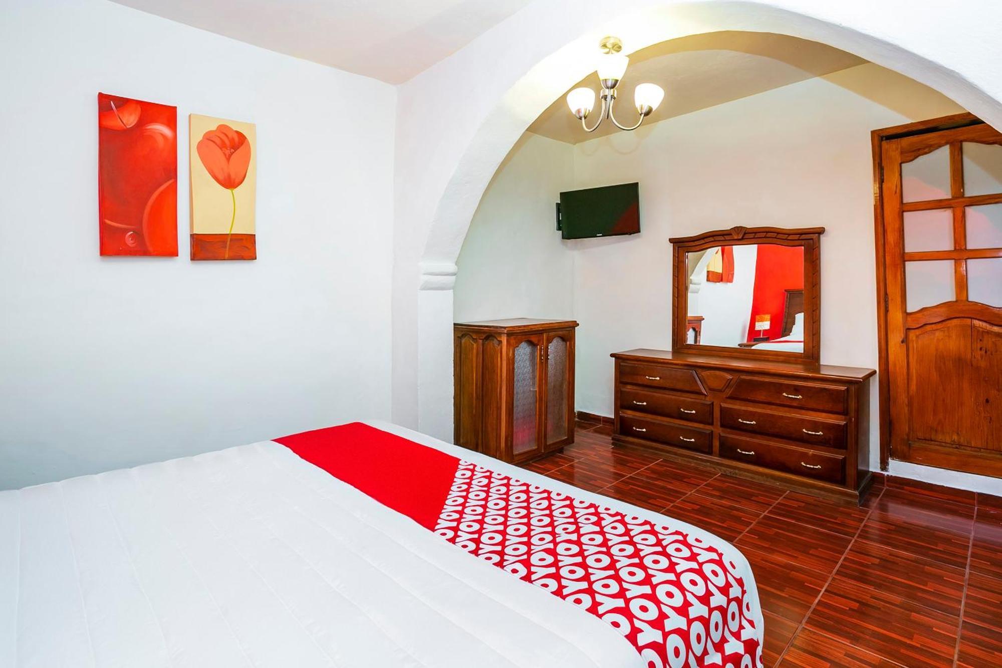 Hotel Oyo De Angeles, 5*