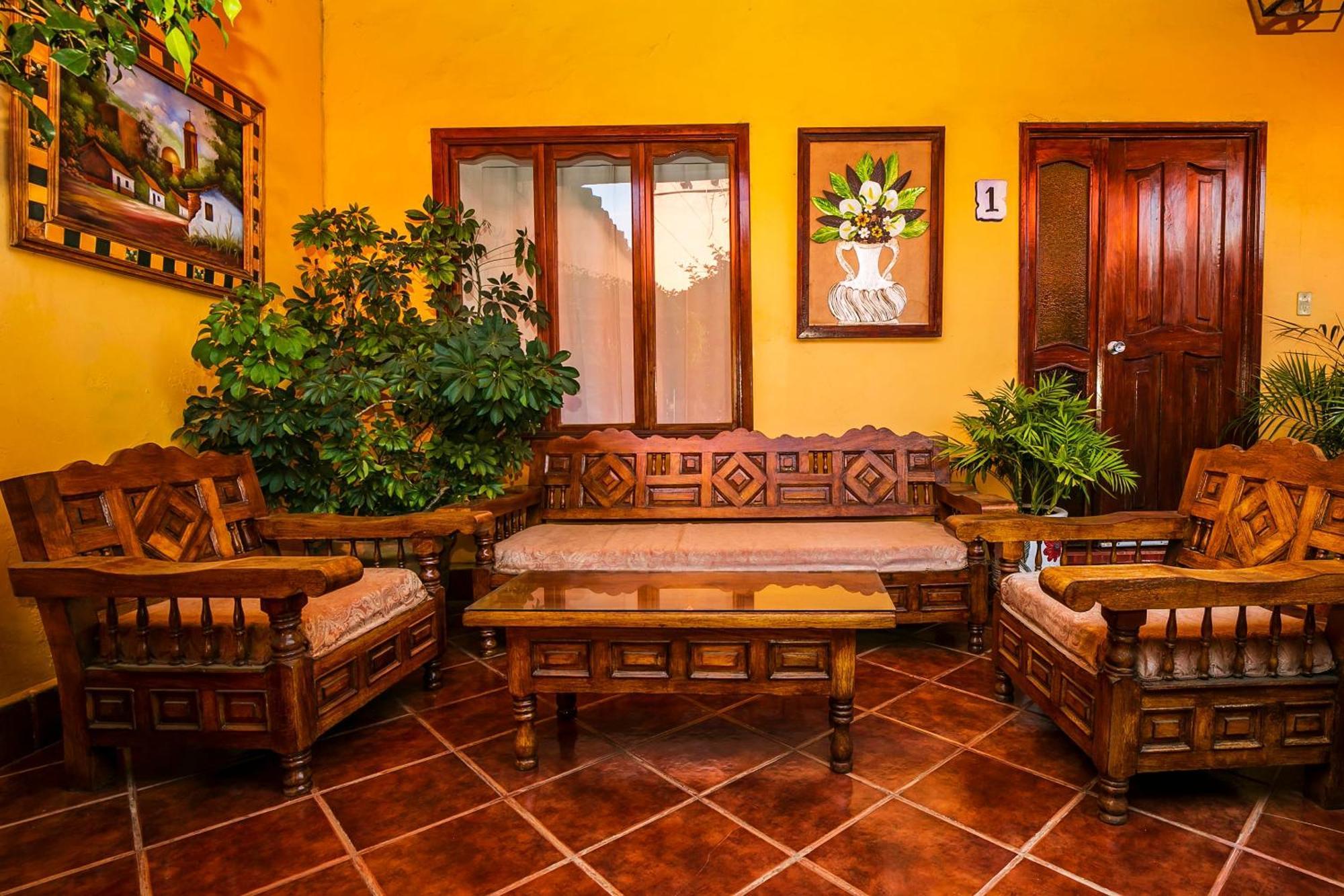 Hotel Oyo De Angeles, Pátzcuaro